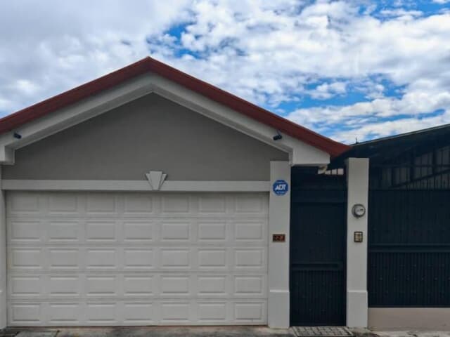 Portada de Venta de Garaje Residencial Monserrat