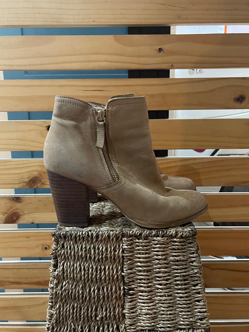 Botines Beige Casuales